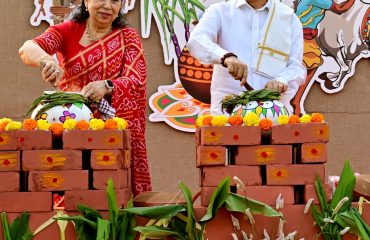 Thiru.R.N.Ravi, Hon’ble Governor of Tamil Nadu and First Lady of Tamil Nadu Tmt. Laxmi Ravi, celebrated Pongal Festival along with Staff and family members of Raj Bhavan, at Raj Bhavan, Chennai - 14.01.2024