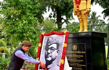 Thiru.R.N.Ravi, Hon’ble Governor of Tamil Nadu, paid floral tribute to the portrait of Netaji Subhas Chandra Bose, on the occasion of Netaji Subhas Chandra Bose birth anniversary - Parakram Diwas, at Raj Bhavan, Chennai - 23.01.2024