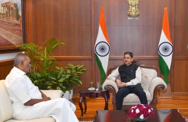 Thiru.M.Appavu, Hon’ble Speaker, Tamil Nadu Legislative Assembly, extended invitation to Thiru.R.N.Ravi, Hon’ble Governor of Tamil Nadu, at Raj Bhavan, Chennai (02.02.2024) to deliver Governor’s address in the Legislative Assembly