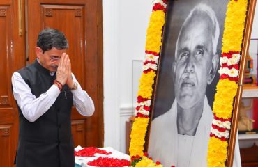Thiru.R.N.Ravi, Hon’ble Governor of Tamil Nadu, paid floral tributes to portrait of Omandur Ramaswamy Reddiyar, the great freedom fighter, visionary leader, crusader of social justice, whose contribution towards the upliftment of marginalized sections is an inspiration and a guiding force for all , on his birth anniversary at Raj Bhavan, Chennai - 01.02.2024