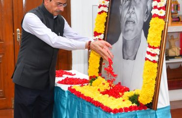 Thiru.R.N.Ravi, Hon’ble Governor of Tamil Nadu, paid floral tributes to portrait of Omandur Ramaswamy Reddiyar, the great freedom fighter, visionary leader, crusader of social justice, whose contribution towards the upliftment of marginalized sections is an inspiration and a guiding force for all , on his birth anniversary at Raj Bhavan, Chennai - 01.02.2024