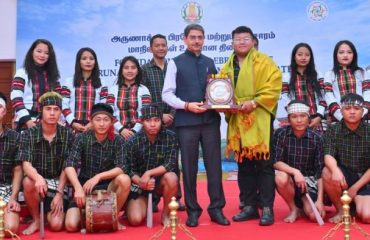 Thiru.R.N.Ravi, Hon'ble Governor of Tamil Nadu, felicitated the performers of cultural programmes at the celebration of Foundation Day of Arunachal Pradesh and Mizoram states, at Raj Bhavan, Chennai - 23.02.2024.