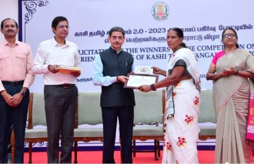 Thiru.R.N.Ravi, Hon’ble Governor of Tamil Nadu, felicitated the winners of experience sharing competition on Kashi Tamil Sangam 2.0 – 2023 organized at Raj Bhavan, Chennai - 21.03.2024.