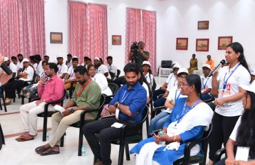 Ambassadors of Yuva Sangam from Tamil Nadu met Thiru.R.N.Ravi, Hon’ble Governor of Tamil Nadu and shared their enriching experiences during their tours to various parts of India at Raj Bhavan, Chennai- 05.04.2024. Governor emphasized the importance of fostering a spirit of our cultural oneness as essential for building the nation with pride in heritage and distributed books on Kasi Tamil Sangamam and Saurashtra Tamil Sangamam and two books written by Dr.ML.Raja titled “Culture of Bharat as Detailed in Ancient Tamil Literature” and “Culture of Bharat as detailed in Tamil Inscriptions“.
