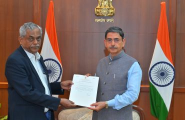 Thiru.R.N.Ravi, Hon’ble Governor and Chancellor of Periyar University, Salem has extended the tenure of Prof.R.Jagannathan, Vice Chancellor of Periyar University, Salem, till 19th May 2025 at Raj Bhavan, Chennai - 29.06.2024.