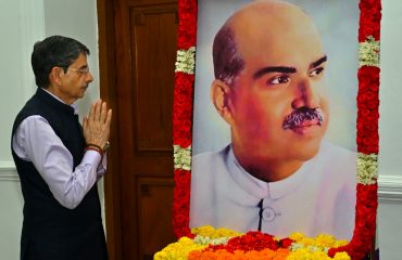 Thiru.R.N.Ravi, Hon'ble Governor of Tamil Nadu, paid floral tributes to the portrait of Dr.Syama Prasad Mukherjee, on the occasion of his birth anniversary, at Raj Bhavan, Chennai on 06.07.2024.