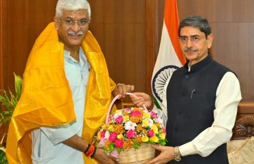 Thiru. Gajendra Singh Shekhawat, Hon’ble Minister of Culture and Tourism, Government of India, called on Thiru. R.N. Ravi, Hon’ble Governor of Tamil Nadu, at Raj Bhavan, Chennai on 12.07.2024.