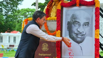 Thiru.R.N.Ravi, Hon’ble Governor of Tamil Nadu, paid floral tributes to the statue and portrait of Perunthalaivar K.Kamarajar on his 122nd Birth Anniversary at Gandhi Mandapam, Guindy, Chennai - 15.07.2024.