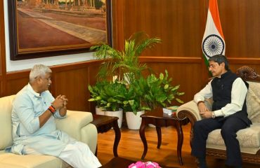 Thiru. Gajendra Singh Shekhawat, Hon’ble Minister of Culture and Tourism, Government of India, called on Thiru. R.N. Ravi, Hon’ble Governor of Tamil Nadu, at Raj Bhavan, Chennai on 12.07.2024.