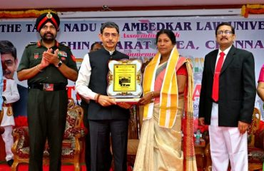 Thiru. R.N. Ravi, Hon’ble Governor of Tamil Nadu, honoured the Veer Naris at the Commemoration of ‘Kargil Vijay Diwas’ held at The Tamil Nadu Dr. Ambedkar Law University, Perungudi Campus, Chennai - 26.07.2024.