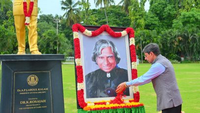 Thiru.R.N.Ravi, Hon’ble Governor of Tamil Nadu, along with the students of Adarsh Matric Hr. Sec. School, Vaniyambadi, Tirupathur paid floral tributes to the portrait of Dr. A.P.J. Abdul Kalam, Former President of India on his death anniversary at Raj Bhavan, Chennai - 27.07.2024.