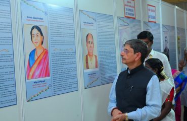 Thiru. R.N.Ravi, Hon'ble Governor of Tamil Nadu, inaugurated an art exhibition dedicated to the unsung national freedom fighters of Tamil Nadu at SNDJA - Vivekananda Vidyalaya Junior College, Vyasarpadi, Chennai - 11.08.2024.