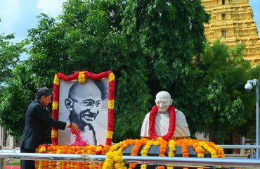 Thiru.R.N.Ravi, Hon’ble Governor of Tamil Nadu, paid floral tributes to Mahatma Gandhi at Gandhi Mandapam on 78th Independence Day - 15.08.2024.