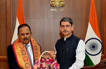 Governor Thiru R. N. Ravi welcomed National Security Advisor Thiru Ajit Doval at Raj Bhavan, Chennai on 31.08.2024 and had a detailed and fruitful discussion on issues of National security concern.