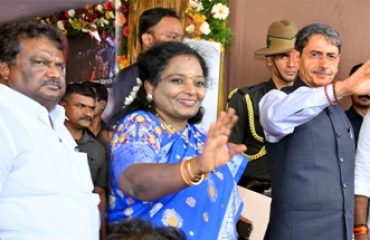 Thiru. Narendra Modi, Hon’ble Prime Minister of India, flagged off new Vande Bharat trains running between Chennai - Nagercoil and Madurai - Bengaluru. Thiru. R.N. Ravi, Hon'ble Governor of Tamil Nadu, Dr.L.Murugan, Hon’ble Minister of State for Ministry of Information & Broadcasting and Ministry of Parliamentary Affairs Government of India, Thiru.S.S.Sivasankar Hon’ble Minister for Transport, Government of Tamil Nadu and other dignitaries participated in the programme through video conferencing at Puratchi Thalaivar Dr. M.G. Ramachandran Central Railway Station , Chennai on 31.08.2024.