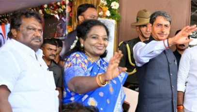 Thiru. Narendra Modi, Hon’ble Prime Minister of India, flagged off new Vande Bharat trains running between Chennai - Nagercoil and Madurai - Bengaluru. Thiru. R.N. Ravi, Hon'ble Governor of Tamil Nadu, Dr.L.Murugan, Hon’ble Minister of State for Ministry of Information & Broadcasting and Ministry of Parliamentary Affairs Government of India, Thiru.S.S.Sivasankar Hon’ble Minister for Transport, Government of Tamil Nadu and other dignitaries participated in the programme through video conferencing at Puratchi Thalaivar Dr. M.G. Ramachandran Central Railway Station , Chennai on 31.08.2024.