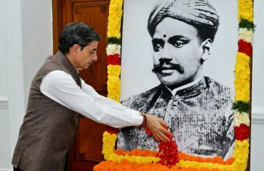 Thiru.R.N.Ravi, Hon’ble Governor of Tamil Nadu, paid floral tribute to the Portrait of freedom fighter V.O.Chidambaranar on his birth anniversary at Raj Bhavan, Chennai - 05.09.2024.