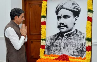 Thiru.R.N.Ravi, Hon’ble Governor of Tamil Nadu, paid floral tribute to the Portrait of freedom fighter V.O.Chidambaranar on his birth anniversary at Raj Bhavan, Chennai - 05.09.2024.