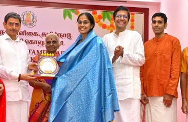 Thiru.R.N.Ravi, Hon'ble Governor of Tamil Nadu and Tmt.Laxmi Ravi, First Lady of Tamil Nadu, felicitated Kum. Bharathi Kamakoti for her Devotional songs performance on the third day of Golu,at Raj Bhavan, Chennai on 05.10.2024. Students of Bridge Academy were also felicitated by Hon'ble Governor for their Bharatanatyam performance on Nava Durga.