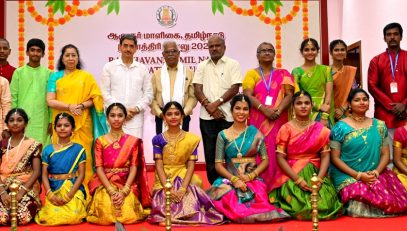 Thiru.R.N.Ravi, Hon'ble Governor of Tamil Nadu and Tmt.Laxmi Ravi, felicitated students of Sri K.C Toshniwal vivekananda Vidyalaya for their Bhajans performance,at Raj Bhavan, Chennai on 04.10.2024. outstanding Dance Drama on Mahishaasur Mardini by members of Bengal Association and and Kathakalakshepam performance by students of Bridge Academy on the second day of Kolu also attracted the audience.