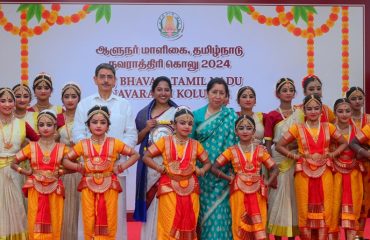 Thiru.R.N.Ravi, Hon'ble Governor of Tamil Nadu and Tmt.Laxmi Ravi, First Lady of Tamil Nadu, felicitated the Students of Akshara Natyalaya for the Bharathanatyam performance on Tribute to the Deities on the eighth day of Golu,at Raj Bhavan, Chennai - 10.10.2024. Devotional Song performance of Tmt.Jayashree Jayaramakrishnan and her troupe also captivated the audience.