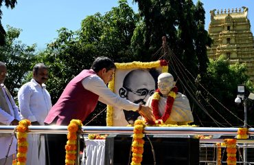Thiru. R.N.Ravi, Hon'ble Governor of Tamil Nadu, paid floral tribute to the Statue of Mahatma Gandhi on the occasion of Gandhi Jayanthi at Gandhi Mandapam, Guindy, Chennai - 02.10.2024. Dr.L.Murugan, Hon'ble Minister of State for Ministry of Information & Broadcasting and Ministry of Parliamentary Affairs Government of India and other dignitaries were present.