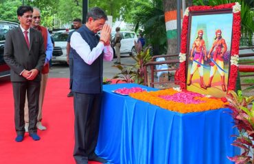 Thiru. R.N. Ravi, Hon’ble Governor of Tamil Nadu, paid floral tributes to the portrait of Freedom fighters Marudhu Brothers on their Martyrdom Day at The Tamil Nadu Dr.M.G.R. Medical University, Chennai - 24.10.2024.