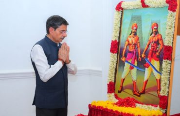 Thiru. R.N. Ravi, Hon’ble Governor of Tamil Nadu, paid floral tributes to the portrait of Freedom fighters Marudhu Brothers on their Martyrdom Day at Raj Bhavan, Chennai - 24.10.2024.