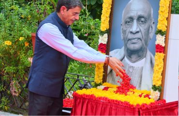Thiru.R.N.Ravi, Hon'ble Governor of Tamil Nadu, paid floral tributes to the portrait of Sardar Vallabhbhai Patel on his 149th Birth Anniversary celebrated as 'National Unity Day' at Raj Bhavan, Chennai - 31.10.2024