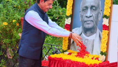 Thiru.R.N.Ravi, Hon'ble Governor of Tamil Nadu, paid floral tributes to the portrait of Sardar Vallabhbhai Patel on his 149th Birth Anniversary celebrated as 'National Unity Day' at Raj Bhavan, Chennai - 31.10.2024