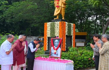 Thiru.R.N.Ravi, Hon'ble Governor of Tamil Nadu, paid floral tributes to the portrait of Sardar Vallabhbhai Patel on his 149th Birth Anniversary celebrated as 'National Unity Day' at Sardar Vallabhbhai Patel statue in front of Main gate, Raj Bhavan, Chennai - 31.10.2024.