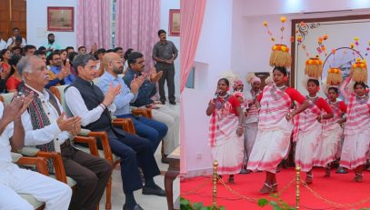 Thiru. R.N. Ravi, Hon'ble Governor of Tamil Nadu, witnessed the cultural performances Manbhum Chhau - Martial dance, Jharkhand, Karsa Dance- Traditional Dance of Oraon tribals, Jharkhand and Kurumba Dance of Toda Tribal, Nilgiri held at 'Tribals' Pride Day and Jharkhand State Foundation Day' Celebration at Raj Bhavan's Bharathiar Mandapam, Chennai - 15.11.2024