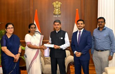 Thiru.R.N.Ravi, Hon'ble Governor of Tamil Nadu contributed Rs.5,00,000/- (Rupees Five Lakh only) towards the Armed Forces Flag Day Fund at Raj Bhavan, Chennai. Tmt. Reeta Harish Thakkar, IAS., Secretary to Government, Public Department, Thiru R. Kirlosh Kumar, IAS., Secretary to Governor, Tmt. Rashmi Siddarth Zagade, IAS., District Collector Chennai, Thiru. Pavankumar G Giriyappanavar, IAS., Deputy Secretary to Government, Public Department were present - 07.12.2024.