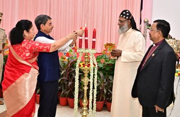 Thiru. R.N. Ravi, Hon'ble Governor of Tamil Nadu and Tmt. Laxmi Ravi, First Lady of Tamil Nadu, lit the Candles at 'The Advent Christmas Get-Together' held at Raj Bhavan, Chennai on 20.12.2024. Most Right Reverend Gregorios Mar Stephanos Episcopa, Bishop Sebastian Pozholiparampil, Reverend Dr. E.D. Yesurathinam and other dignitaries were present.