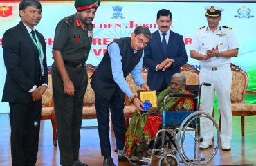 Thiru. R.N. Ravi, Hon'ble Governor of Tamil Nadu felicitated the Chakra Awardees and Veer Naris at the Golden Jubilee of SPARSH Outreach Programme organised by Controller of Defence Accounts, Chennai at Vellore Institute of Technology, Vellore district - 21.12.2024. Lieutenant General Karanbir Singh Brar, AVSM, GOC, Dakshin Bharat Area, Dr. Mayank Sharma, IDAS., Special Controller General of Defence Accounts, New Delhi, Thiru. T. Jayaseelan, IDAS., Controller of Defence Accounts, Chennai, Thiru. D. Dinakaran, DIG, Indian Coast Guard and other dignitaries were present.