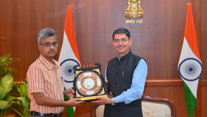 Thiru. R.N. Ravi, Hon'ble Governor of Tamil Nadu, felicitated Sahitya Akademi Award winner Prof. A. R. Venkatachalapathy at Raj Bhavan and congratulated him on his outstanding contributions to Indian history and literature at Raj Bhavan, Chennai - 21.12.2024.