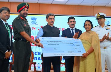 Thiru. R.N. Ravi, Hon'ble Governor of Tamil Nadu, distributed the cheques to Defence pensioners at the Golden Jubilee of SPARSH Outreach Programme organised by Controller of Defence Accounts, Chennai at Vellore Institute of Technology, Vellore district - 21.12.2024. Lieutenant General Karanbir Singh Brar, AVSM, GOC, Dakshin Bharat Area, Dr. Mayank Sharma, IDAS., Special Controller General of Defence Accounts, New Delhi, Thiru. T. Jayaseelan, IDAS., Controller of Defence Accounts, Chennai, Thiru. D. Dinakaran, DIG, Indian Coast Guard and other dignitaries were present.