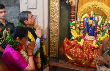 Thiru.R.N.Ravi, Hon’ble Governor of Tamil Nadu and Tmt. Laxmi Ravi, First Lady of Tamil Nadu had darshan and Puja at the sacred Arulmigu Subramaniya Swami Temple, Tiruttani for social harmony, peace, prosperity and good health of the brothers and sisters of Tamil Nadu - 27.12.2024.