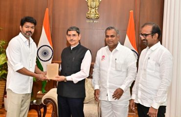 Thiru.Vijay, President, Tamilaga Vettri Kazhagam, met Thiru.R.N.Ravi, Hon'ble Governor of Tamil Nadu, at Raj Bhavan, Chennai on 28.12.2024 and presented 'Thirukkural' book.