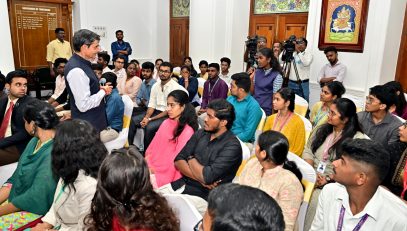 Thiru. R.N. Ravi, Hon'ble Governor of Tamil Nadu, interacted with the Tamil Nadu State contingent of Viksit Bharat Young Leaders, on the celebration of National Youth Festival-2025, at Raj Bhavan, Chennai on 07.01.2025.