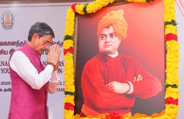 Thiru. R.N.Ravi, Hon'ble Governor of Tamil Nadu paid floral tributes to the portrait of Swami Vivekananda on his birth anniversary and National Youth Day celebration held at Bharathiar Mandapam, Raj Bhavan, Chennai - 12.01.2025.
