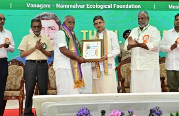 Thiru. R.N. Ravi, Hon'ble Governor of Tamil Nadu, felicitated the pioneering Natural Farmers at Pongal celebrations of Natural Farmers, held at Musiri Institute of Technology (MIT), Musiri, Tiruchirappalli district - 11.01.2025.