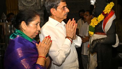 On the auspicious occasion of Thaipoosam, Thiru. R.N.Ravi, Hon’ble Governor of Tamil Nadu and Tmt. Laxmi Ravi, First Lady of Tamil Nadu, had a soulful darshan of Lord Murugan at Arulmigu Vadapalani Andavar Temple in Chennai - 11.02.2025. Hon’ble Governor prayed for the happiness, prosperity and well-being of the people of Tamil Nadu and for the glory of Bharat Mata.