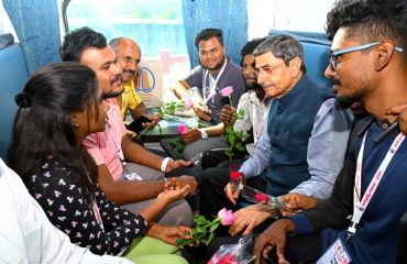 Thiru. R.N.Ravi, Hon’ble Governor of Tamil Nadu, interacted with students delegates and flagged off the first train of “Kashi Tamil Sangamam 3.0” at Puratchi Thalaivar Dr. M.G. Ramachandran Central Railway Station, Chennai - 13.02.2025.