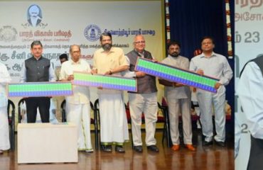 Thiru. R.N. Ravi, Hon'ble Governor of Tamil Nadu, felicitated Thiru. Seeni Viswanathan, on being conferred Padma Shri award for his contribution on compiling Mahakavi Subramania Bharathiar's literary works in chronological order at the felicitation ceremony of Padma Shri Recipient Thiru. Seeni Viswanathan at Bharatiya Vidya Bhavan Main Hall, Mylapore, Chennai on 18.02.2025. Padma Shri Dr. Nalli Kuppusamy Chetti, Dr. Vaidhya Subramaniam, Vice-Chancellor, Sastra Deemed University, Dr. Sudha Seshayyan, Director, Sastra Deemed University, Thiru. V.R.Kannan, President, Bharat Vikas Parishad, Chennai, Thiru. Vanavil K.Ravi, Vanavil Foundation, Thiru. Ma.Ki.Ramanan, Founder & Secretary, Thiruvottiyur Bharathi Pasarai, Thiru. Prabhakaran, President, Vallalar 200, and other dignitaries were present at the function.