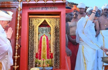 Thiru. R.N. Ravi, Hon'ble Governor of Tamil Nadu, visited the Ayya Vaikundar Avathara Pathi temple and worshiped Ayya Vaikundar Avathara Theertham at Thiruchendur Holy Sea Shore and sprinkled Holy Avathara Theertham at Ayya Vaikundar Avathara Pathi temple, Thiruchendur, Thoothukudi District - 27.02.2025.