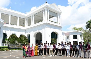 Students and faculty of Annai Theresa Arts and Science College, Mangalam, Chengalpattu district had an insightful and enriching tour of Raj Bhavan under the Raj Bhavan Tour programme - 19.03.2025.