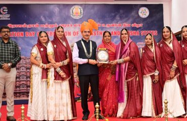 Thiru. R.N. Ravi, Hon'ble Governor of Tamil Nadu felicitated the cultural artists for their spectacular performance and curators and presenters of the exhibition stalls on the occasion of the Rajasthan and Odisha State Foundation Day Celebration held at Raj Bhavan, Chennai - 02.04.2025.