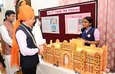 Thiru. R.N. Ravi, Hon'ble Governor of Tamil Nadu visited the exhibition stalls organised by Rajasthan and Odisha association on the occasion of the Rajasthan and Odisha State foundation day celebration held at Raj Bhavan, Chennai - 02.04.2025.