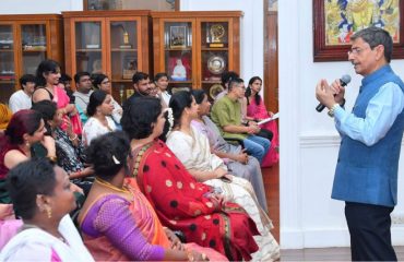 Thiru.R.N.Ravi, Hon'ble Governor of Tamil Nadu interacted with the student delegates, Research Scholars and faculty members from University of Delhi who are on tour to Tamil Nadu to participate in Tamil Language Workshop organised by the Central Institute for Classical Tamil at Raj Bhavan, Chennai - 23.04.2025